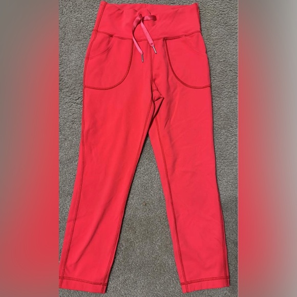Lululemon Will crop.  love red.  drawstring pant size 6. - Picture 1 of 2